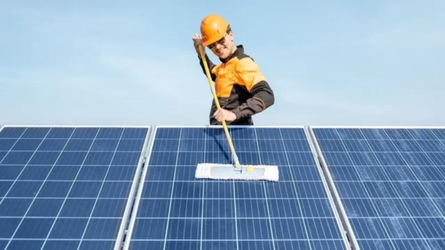 solar-panel-cleaning-services-dubai-2